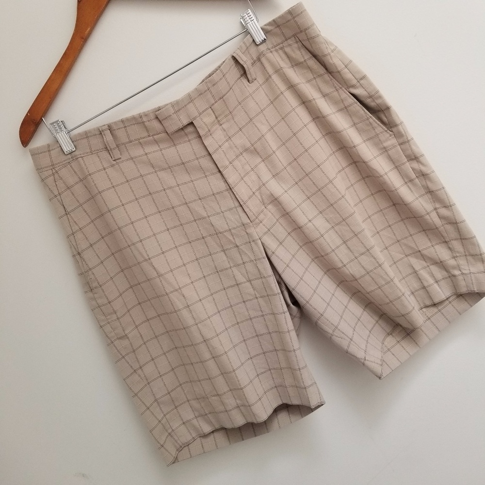 Tiger Woods Collection Mens Golf Shorts Flat Front